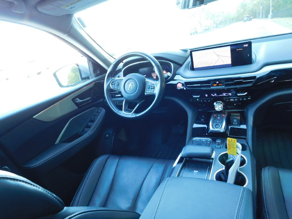 Certified 2024 Acura MDX w/ Technology Package FWD image 2