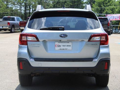 Used 2018 Subaru Outback 2.5i Limited image 6