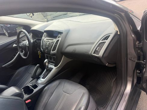 Used 2014 Ford Focus SE w/ Equipment Group 201A FWD image 11