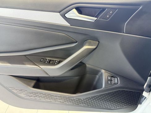 Used 2024 Volkswagen Jetta Sport image 28