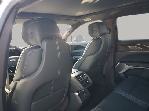 New 2026 Cadillac Lyriq Signature Luxury image 18