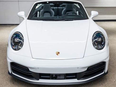 Used 2025 Porsche 911 Carrera image 8