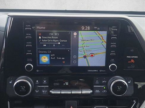 Used 2022 Toyota Highlander XLE AWD/4WD image 12