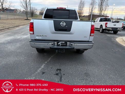 Used 2011 Nissan Titan SV w/ SV Value Truck Pkg image 7