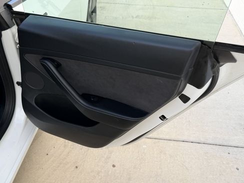 Used 2022 Tesla Model 3 Long Range AWD/4WD image 30