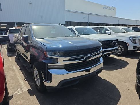 Used 2021 Chevrolet Silverado 1500 LT RWD image 2