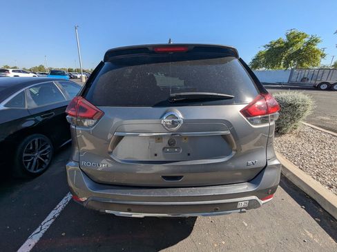 Used 2019 Nissan Rogue SV FWD image 6