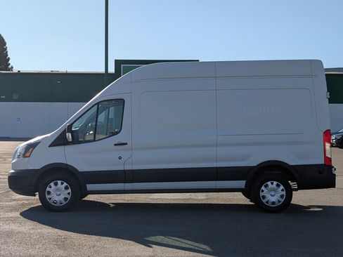 Used 2018 Ford Transit 250 148 High Roof image 4