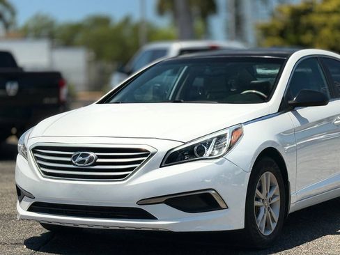 Used 2016 Hyundai Sonata SE w/ Cargo Package FWD image 2