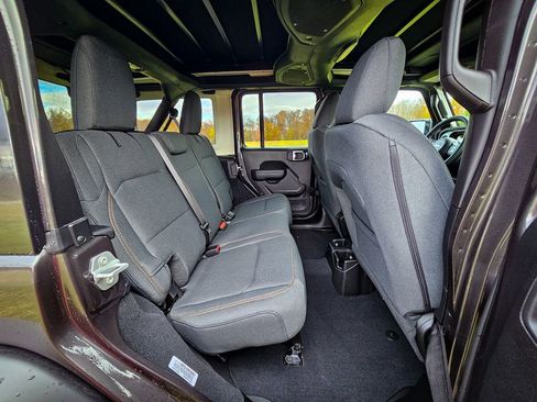 New 2025 Jeep Wrangler Sport S image 32