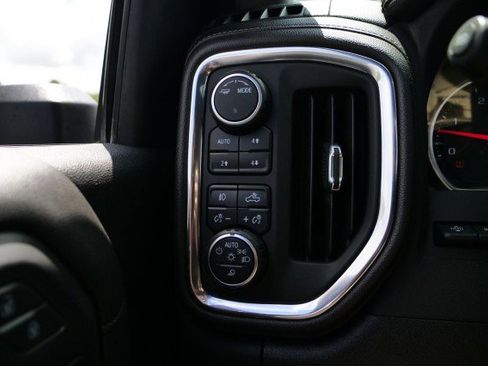 Used 2022 Chevrolet Silverado 2500 LTZ w/ LTZ Plus Package AWD/4WD image 17
