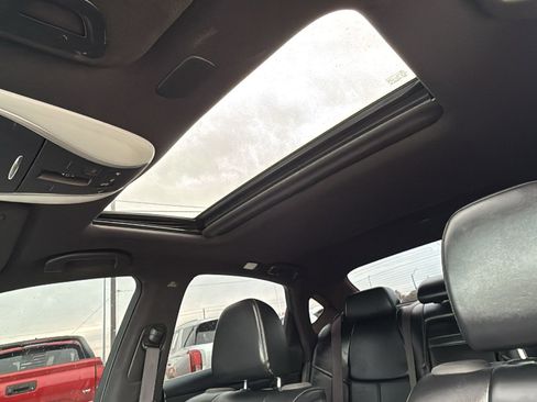 Used 2019 INFINITI Q70 Luxe w/ Sport Package image 12