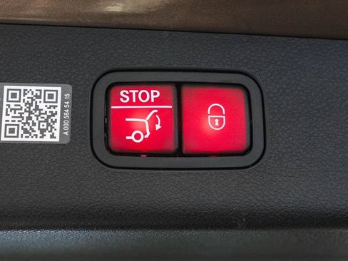 Used 2025 Mercedes-Benz E 450 4MATIC All-Terrain Wagon image 36