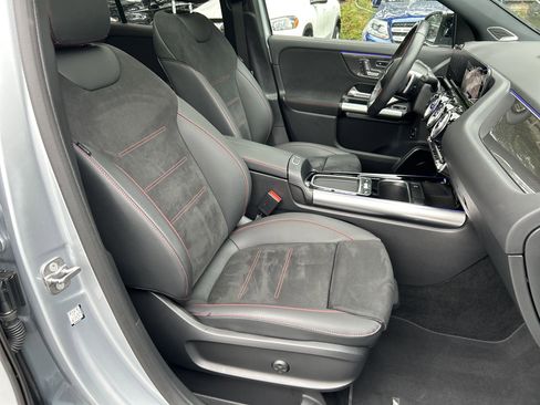 Certified 2025 Mercedes-Benz GLA 250 4MATIC image 50