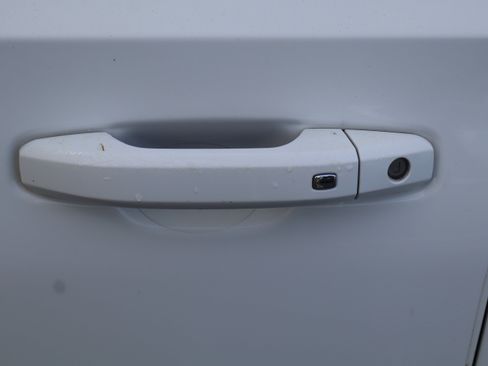 Used 2021 Chevrolet Tahoe LT image 18