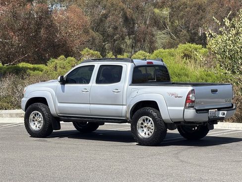 Used 2012 Toyota Tacoma PreRunner w/ TRD Sport Pkg RWD image 4