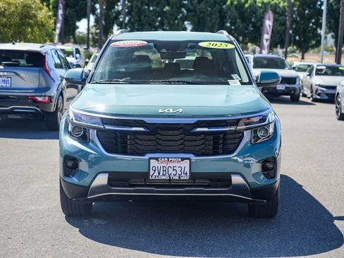 Certified 2025 Kia Seltos EX FWD image 5