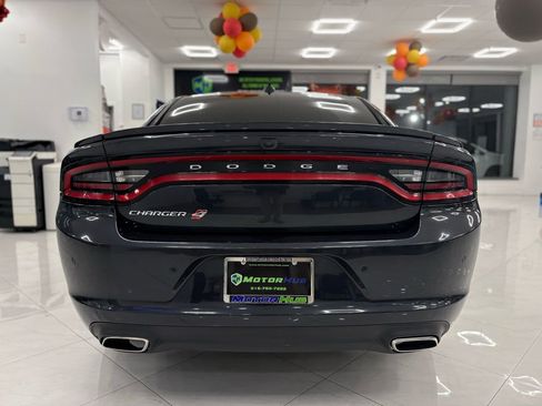 Used 2019 Dodge Charger SXT w/ Plus Group image 11