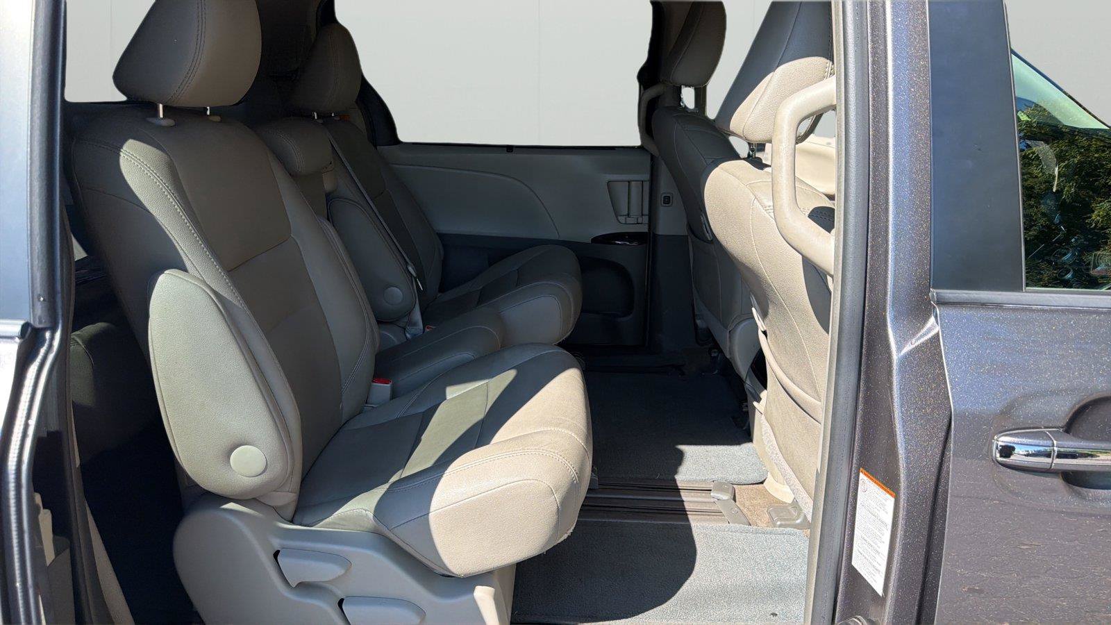 Used 2017 Toyota Sienna XLE w/ Cargo Management Package FWD image 13
