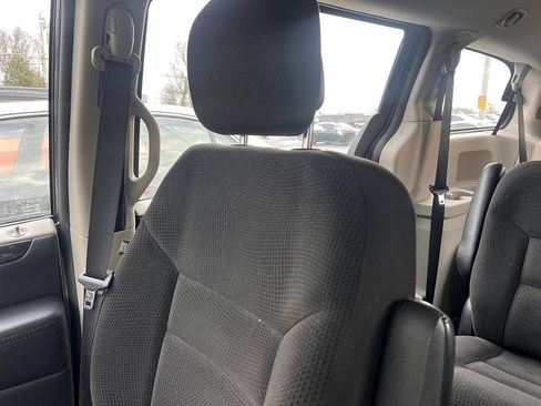 Used 2015 Dodge Grand Caravan American Value Package image 6