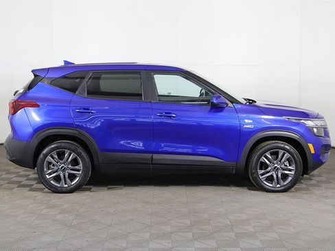 Used 2022 Kia Seltos LX image 16