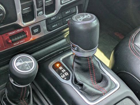 Used 2018 Jeep Wrangler Unlimited Rubicon AWD/4WD image 10