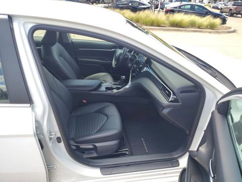 Used 2023 Toyota Camry SE FWD image 14
