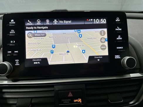 Used 2018 Honda Accord Touring image 10