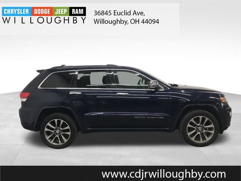 Used 2017 Jeep Grand Cherokee Overland w/ Jeep Active Safety Group image 4