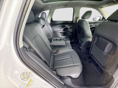Certified 2025 Audi Q5 Premium w/ Convenience Package AWD/4WD image 22