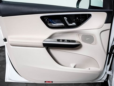 Certified 2025 Mercedes-Benz GLC 350e 4MATIC image 24
