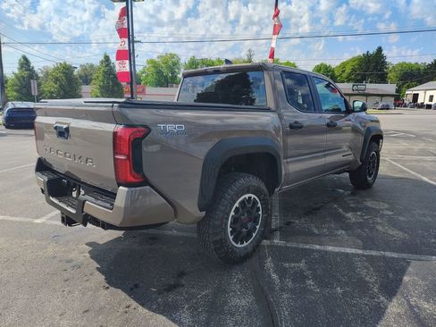 Used 2026 Toyota Tacoma TRD Off-Road AWD/4WD image 5