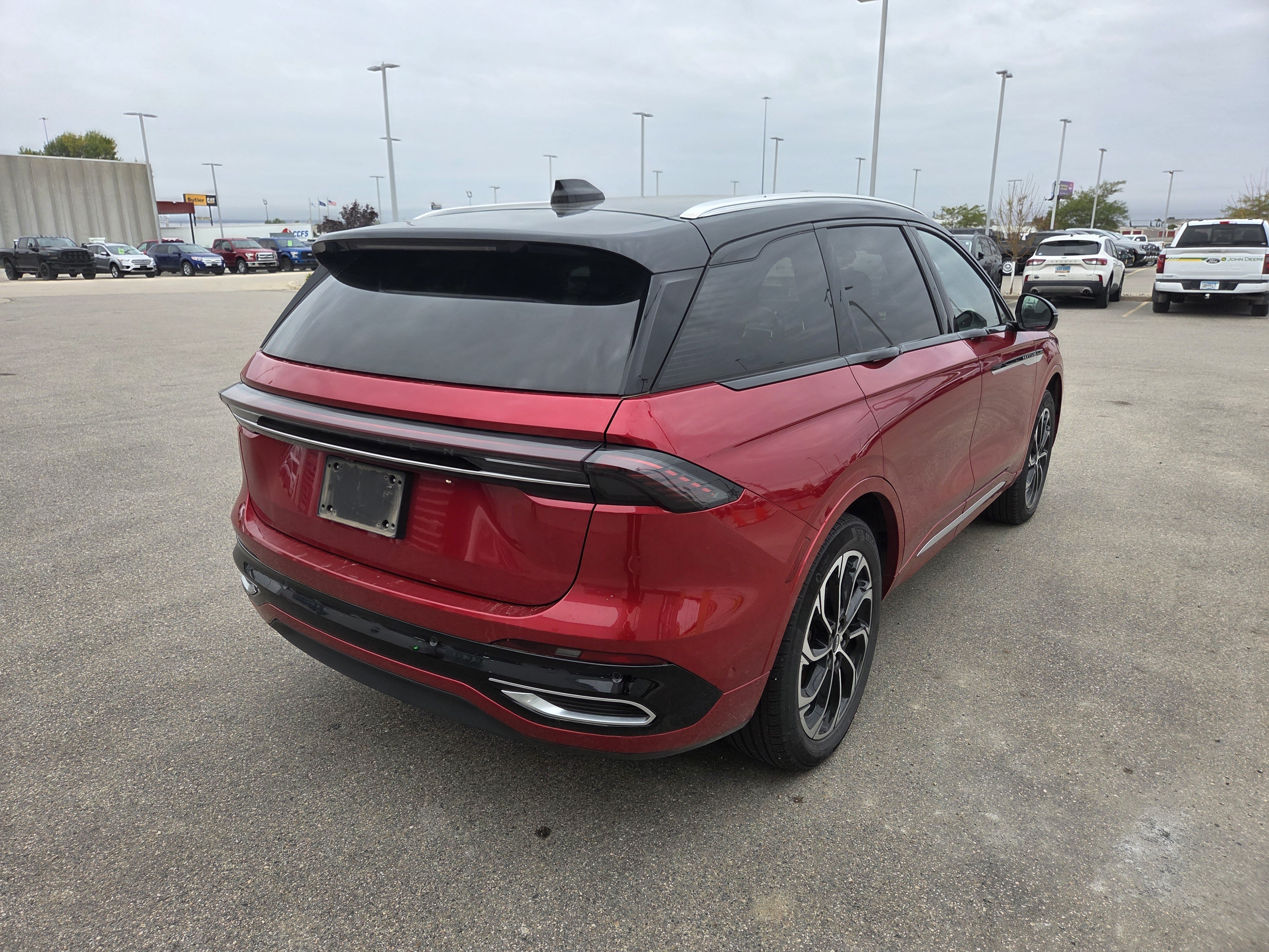 Used 2024 Lincoln Nautilus Reserve AWD/4WD image 5