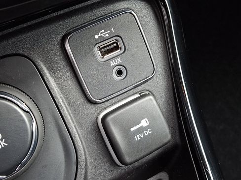 Used 2019 Jeep Compass Latitude image 23