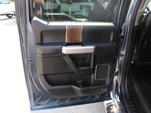 Used 2015 Ford F150 Lariat w/ Equipment Group 502A Luxury AWD/4WD image 31