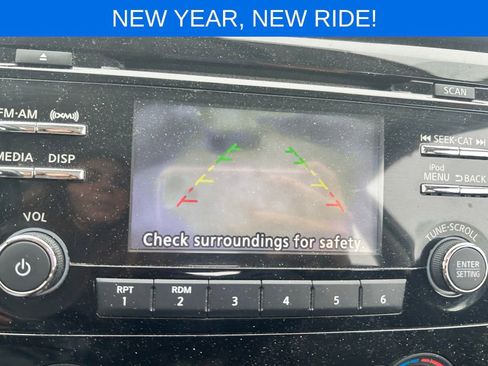 Used 2017 Nissan Rogue S image 15