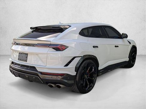 Used 2023 Lamborghini Urus Performante AWD/4WD image 5