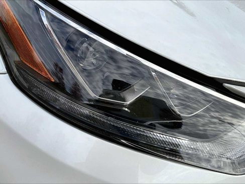 Used 2023 Toyota Highlander Platinum image 27