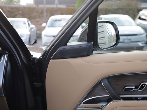 New 2026 Land Rover Range Rover SE image 8