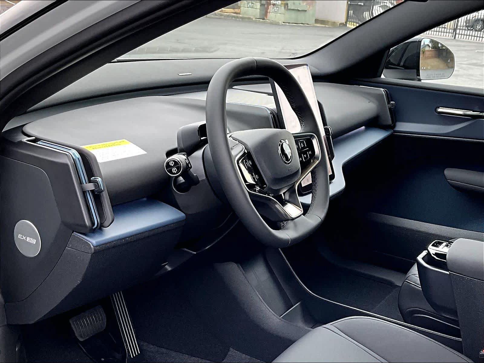New 2026 Volvo EX30 Cross Country Ultra w/ Protection Package Premier AWD/4WD image 8