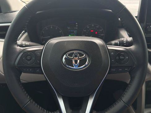 Certified 2024 Toyota Corolla Cross LE w/ Moonroof Package FWD image 23