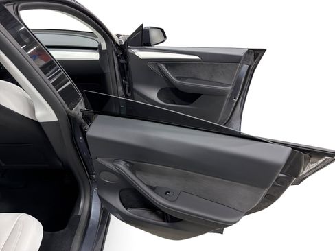 Certified 2023 Tesla Model Y Performance AWD/4WD image 12