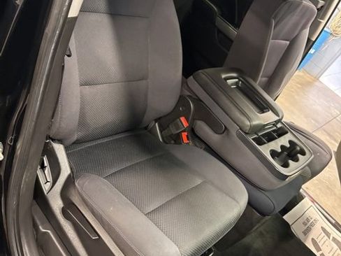 Used 2018 Chevrolet Silverado 1500 LT w/ All Star Edition image 31