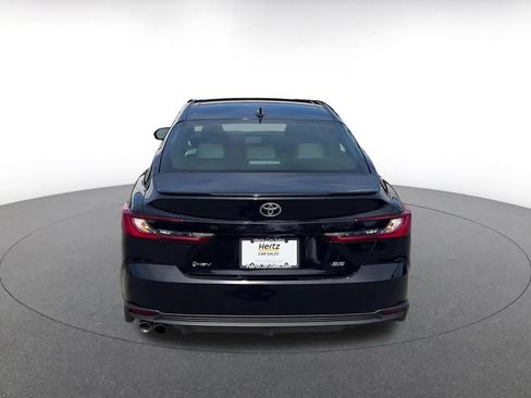 Used 2025 Toyota Camry SE FWD image 11