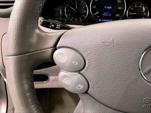 Used 2005 Mercedes-Benz CLK 320 Cabriolet image 18