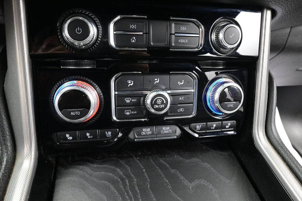 Used 2021 GMC Yukon XL Denali AWD/4WD image 42