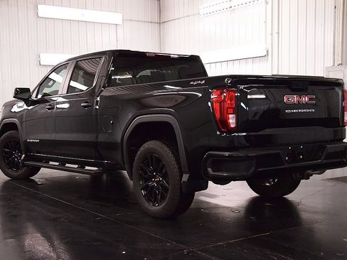 Used 2024 GMC Sierra 1500 Pro w/ Graphite Edition AWD/4WD image 5