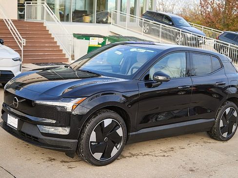 New 2025 Volvo EX30 Ultra w/ Protection Package Premier image 5