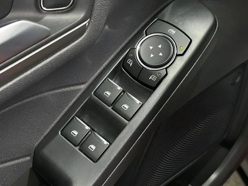 Used 2025 Ford Escape SE image 17