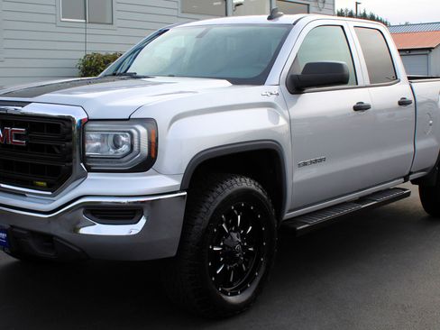 Used 2016 GMC Sierra 1500 SLE image 2